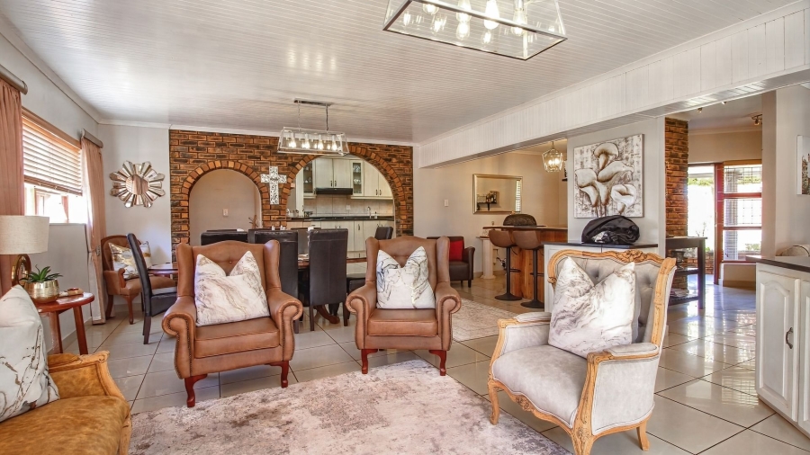 7 Bedroom Property for Sale in Vredenburg Western Cape